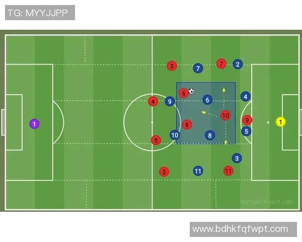 中锋足球的战术演变与技术分析探讨球队进攻核心的关键角色